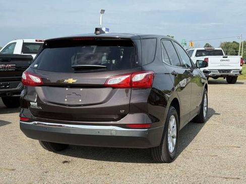 Used 2020 Chevrolet Equinox LT w/ Driver Convenience Package FWD image 5