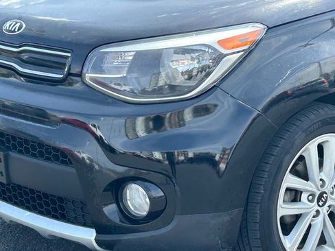 Used 2017 Kia Soul + FWD image 11