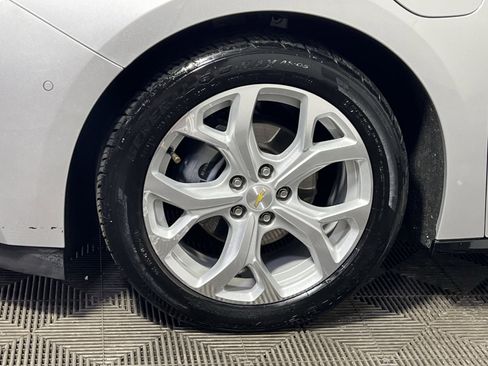 Used 2017 Chevrolet Volt Premier w/ Driver Confidence II Package image 12