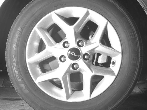 Used 2025 Kia Soul LX w/ LX Technology Package FWD image 13