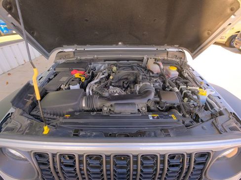 Used 2024 Jeep Wrangler Sport image 28