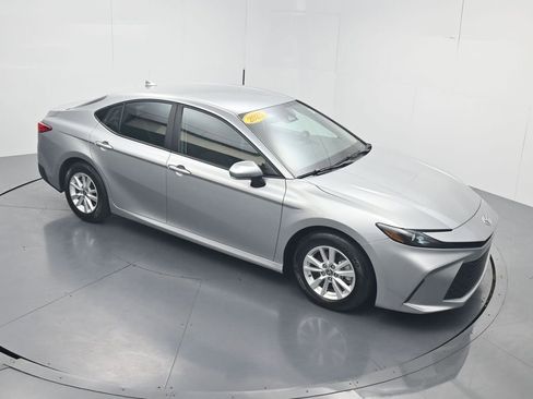 Used 2025 Toyota Camry LE image 53