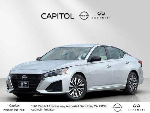 Used 2024 Nissan Altima 2.5 SV image 1