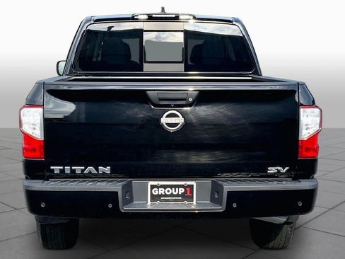 Used 2024 Nissan Titan SV w/ SV Convenience Package RWD image 5
