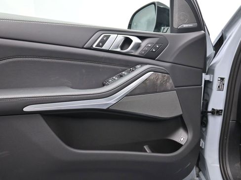 New 2026 BMW X5 xDrive50e w/ Executive Package image 9