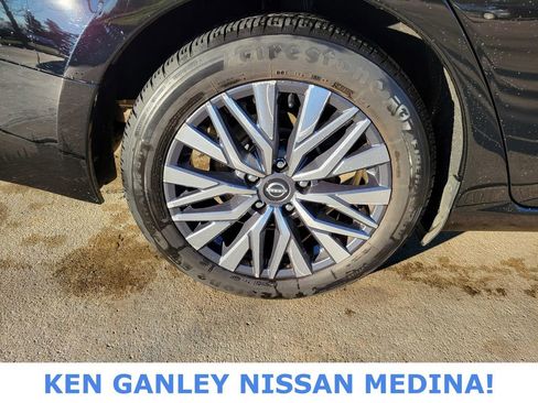 Used 2023 Nissan Altima 2.5 SV image 21