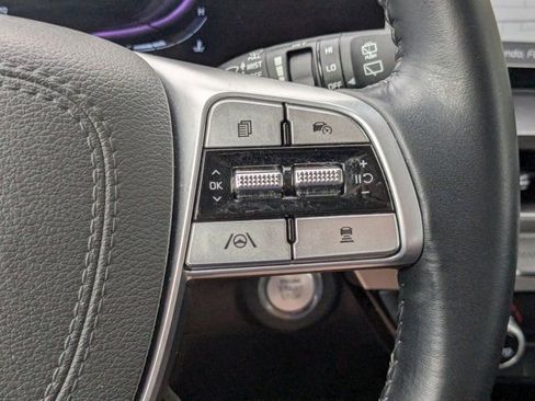 Used 2025 Kia Telluride S FWD image 17