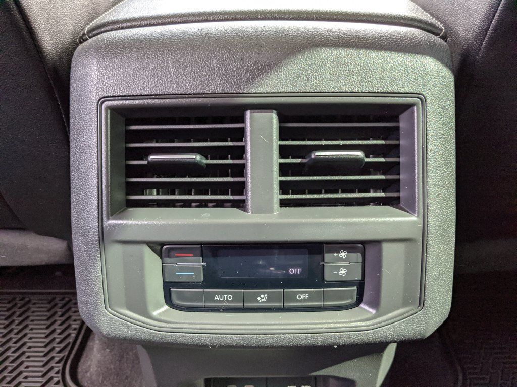 Used 2021 Volkswagen Atlas SE w/ Panoramic Sunroof Package AWD/4WD image 17