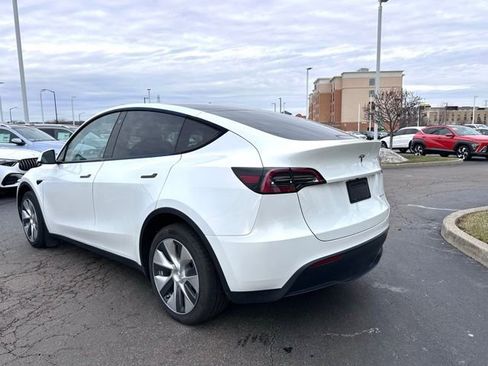 Used 2023 Tesla Model Y Long Range image 8