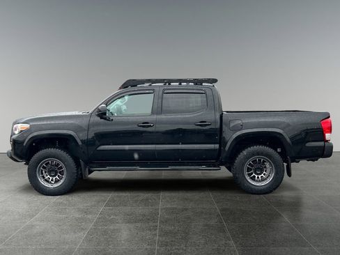 Used 2017 Toyota Tacoma SR5 w/ Tow Package AWD/4WD image 5