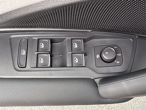 New 2026 Volkswagen Tiguan SE FWD image 26
