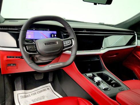 Used 2025 Jeep Wagoneer S Launch Edition image 13