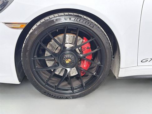 Certified 2018 Porsche 911 Cabriolet image 11