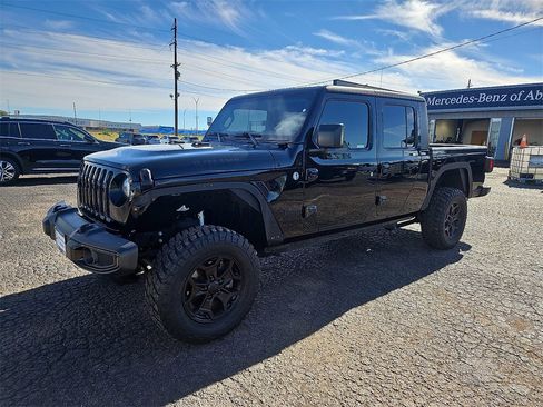 Used 2023 Jeep Gladiator Willys image 2