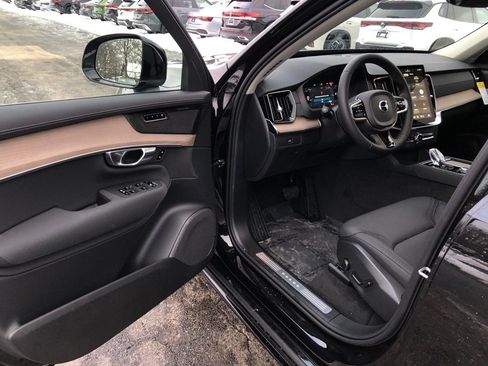 New 2026 Volvo XC90 B6 Plus w/ Protection Package Premier image 10