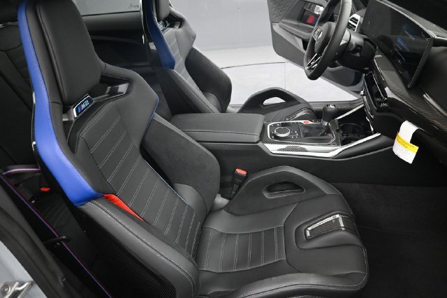 Used 2026 BMW M2 w/ Carbon Package RWD image 25