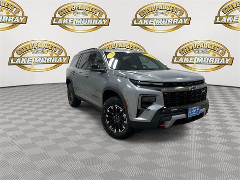 Used 2025 Chevrolet Traverse Z71 w/ Enhanced Driving Package image 5