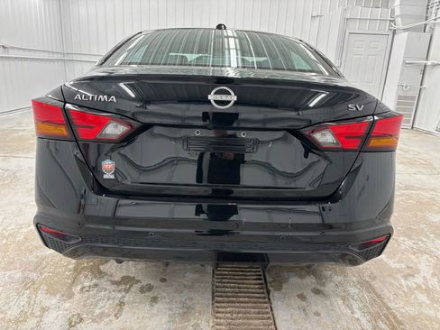 Used 2024 Nissan Altima 2.5 SV image 5