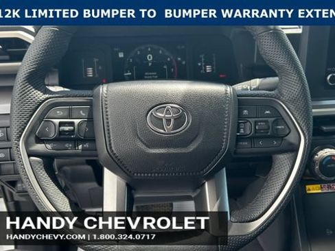 Used 2025 Toyota Tacoma SR5 AWD/4WD image 21