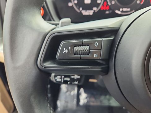 Used 2024 Porsche Cayenne Coupe image 19