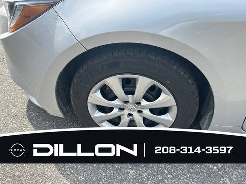 Used 2025 Toyota Corolla LE FWD image 30