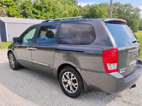 Used 2014 Kia Sedona EX image 4