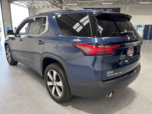 Used 2023 Chevrolet Traverse LT w/ LT Premium Package AWD/4WD image 5