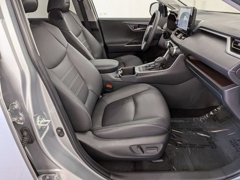 Used 2025 Toyota RAV4 Limited w/ Weather Package AWD/4WD image 34