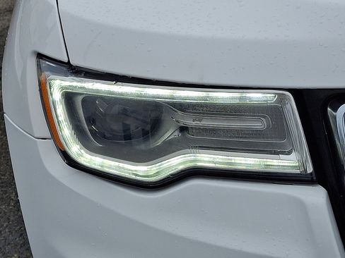 Used 2020 Jeep Grand Cherokee Overland image 9