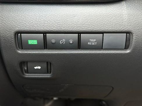 New 2025 Nissan Sentra SR w/ SR Premium Package image 25