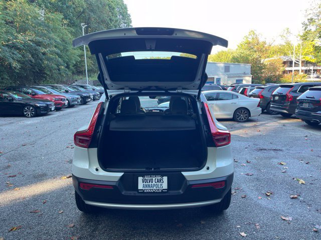 Used 2023 Volvo XC40 B5 Plus w/ Protection Package Premier AWD/4WD image 16