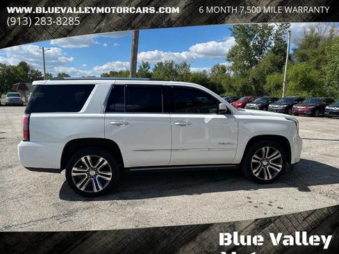 Used 2018 GMC Yukon Denali image 3