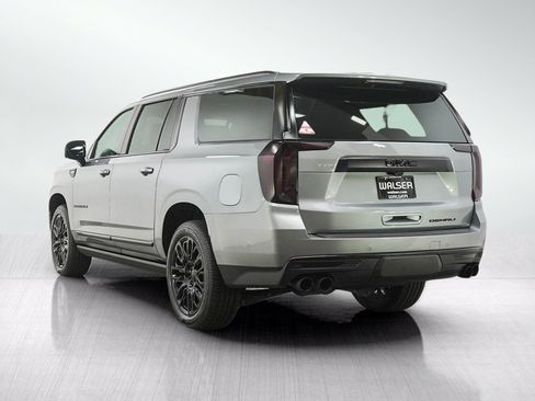 Used 2024 GMC Yukon XL Denali Ultimate AWD/4WD image 3