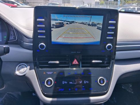 Used 2020 Hyundai Ioniq SE FWD image 12