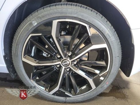 Used 2025 Nissan Altima 2.5 SR w/ SR Premium Package image 8