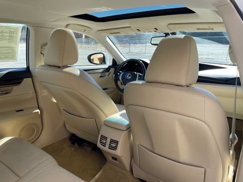 Used 2014 Lexus ES 350 w/ Luxury Package FWD image 24