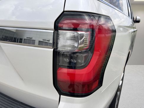 Used 2018 Ford Expedition Limited w/ Equipment Group 302A RWD image 17