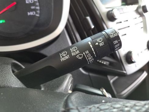 Used 2017 Chevrolet Equinox LT w/ Convenience Package image 53