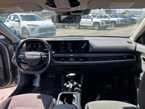 Used 2025 Kia K4 FWD image 34