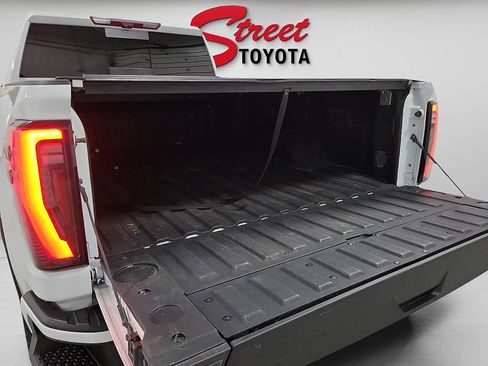 Used 2024 GMC Sierra 2500 AT4 w/ AT4 Premium Plus Package AWD/4WD image 7
