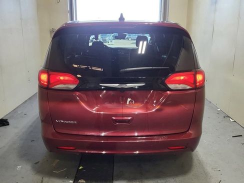Used 2023 Chrysler Voyager LX FWD image 4