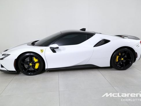 Used 2022 Ferrari SF90 Stradale AWD/4WD image 5