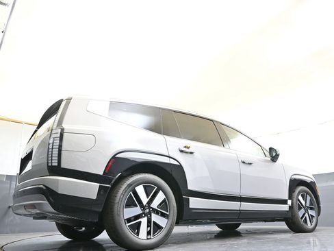 New 2026 Hyundai Ioniq 9 SEL image 40