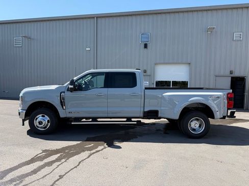 New 2026 Ford F350 4x4 Crew Cab DRW Super Duty image 41