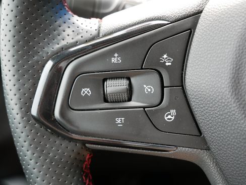 Certified 2024 Chevrolet Trax RS w/ Driver Confidence Package FWD image 22
