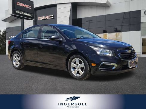 Used 2015 Chevrolet Cruze LT w/ Technology Package FWD image 1