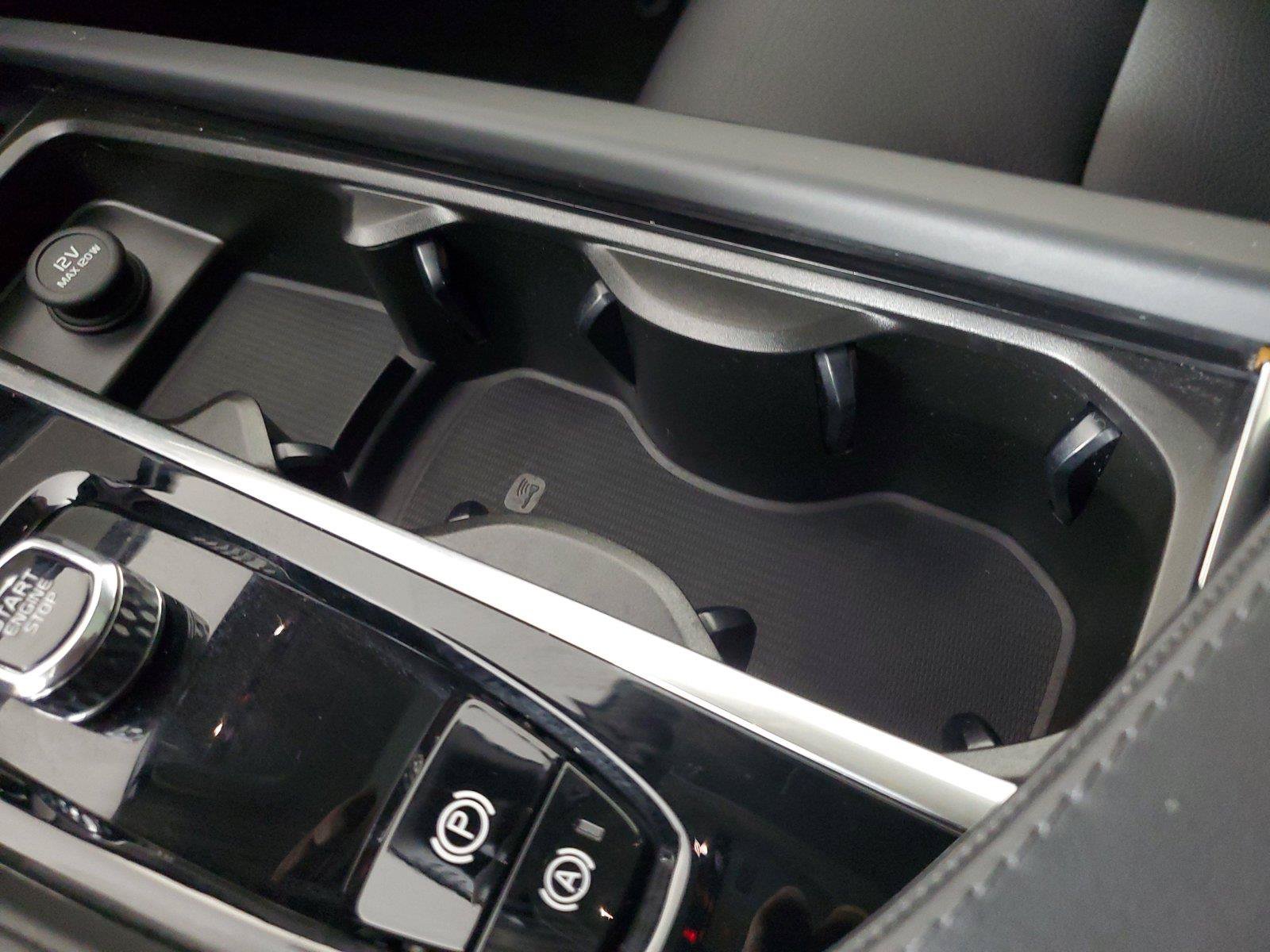 Certified 2024 Volvo XC90 B6 Plus AWD/4WD image 32