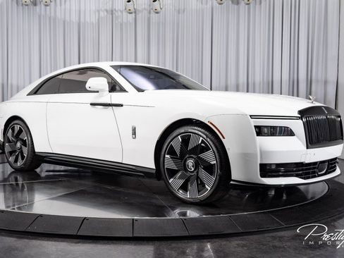 Used 2024 Rolls-Royce Spectre w/ Spectre Launch Package image 23