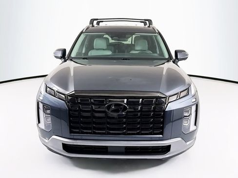 Used 2024 Hyundai Palisade SEL w/ Premium Package FWD image 2