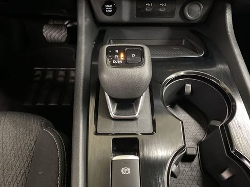 Used 2025 Nissan Rogue SV image 25